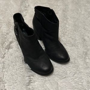 🔮 Aldo Leather Booties